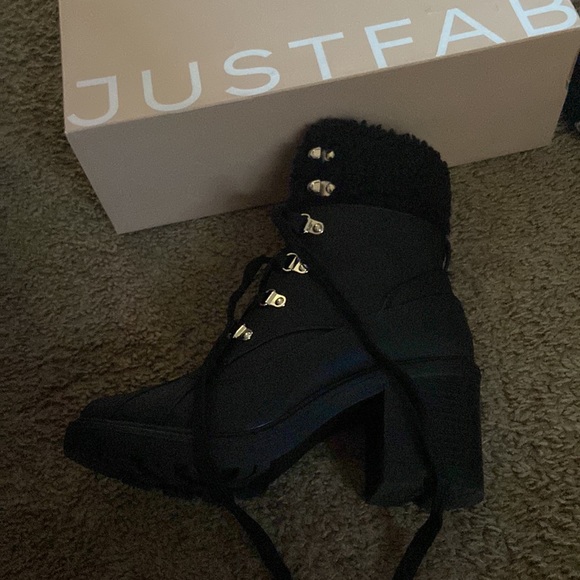 Barely worn boots - Picture 6 of 7